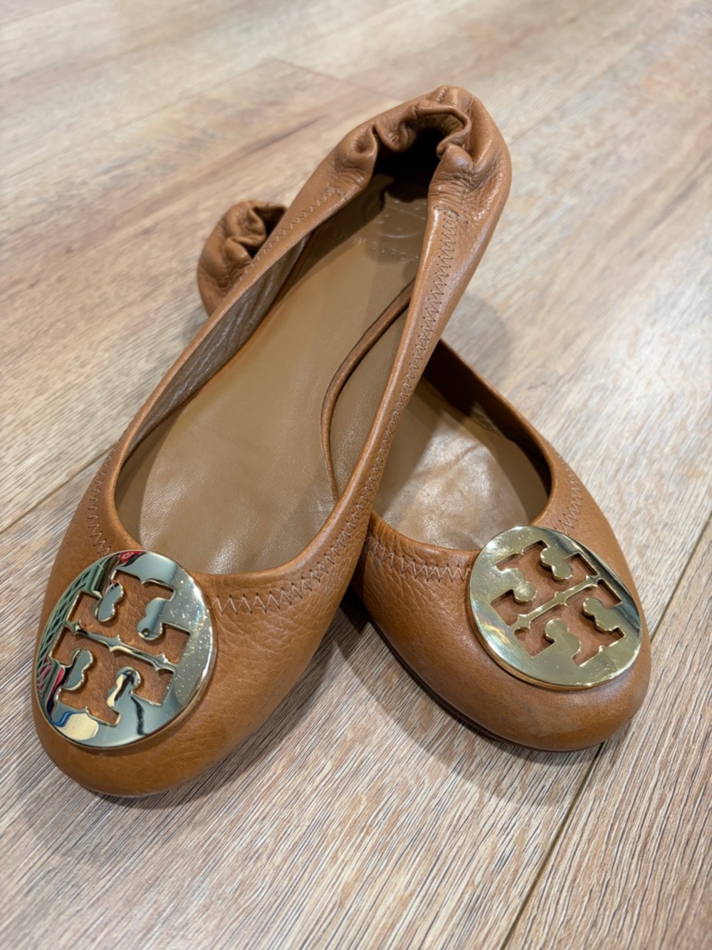 Tory Burch Cognac Leather Logo Round-Toe Ballet Flats